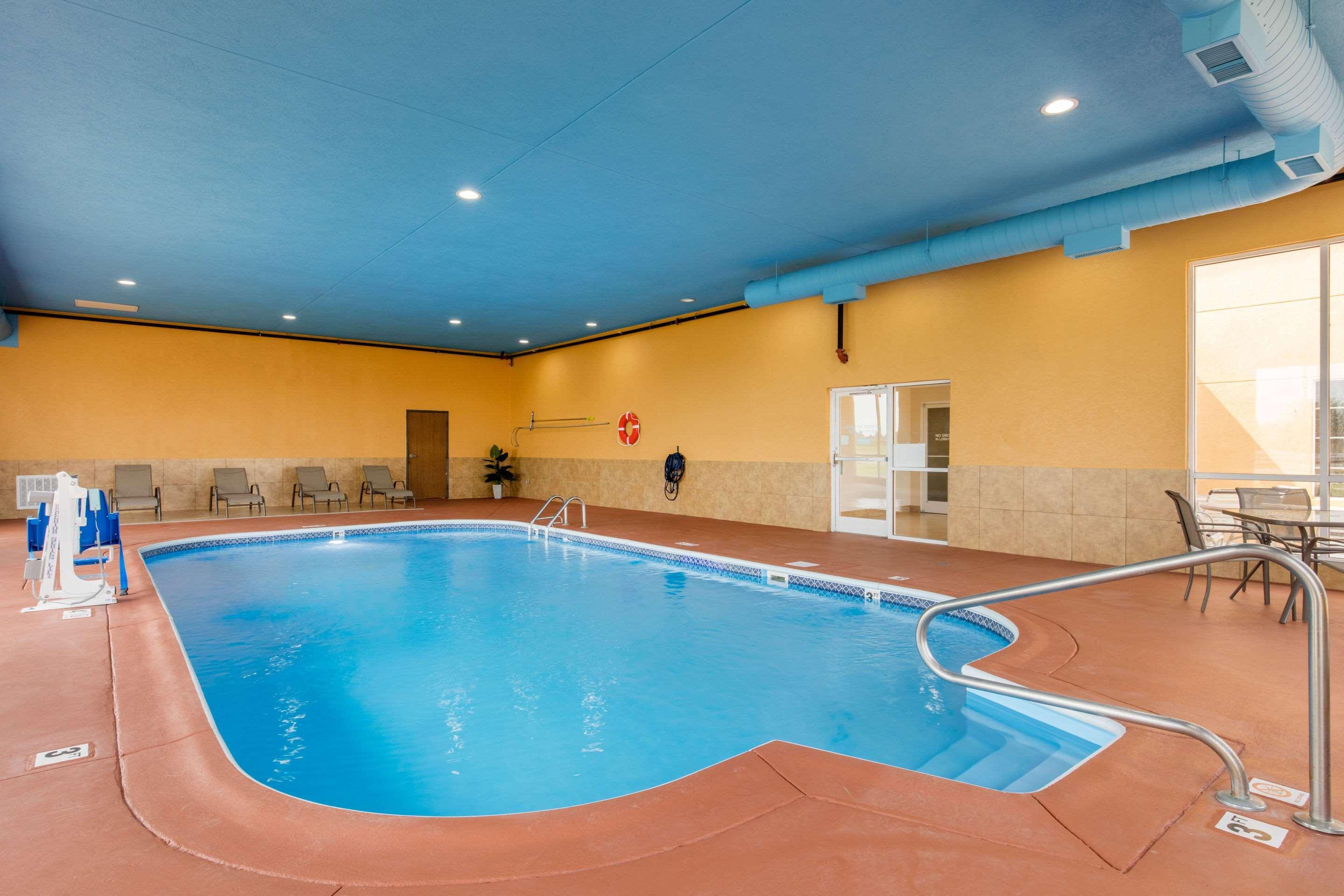 Quality Inn Cadiz Extérieur photo