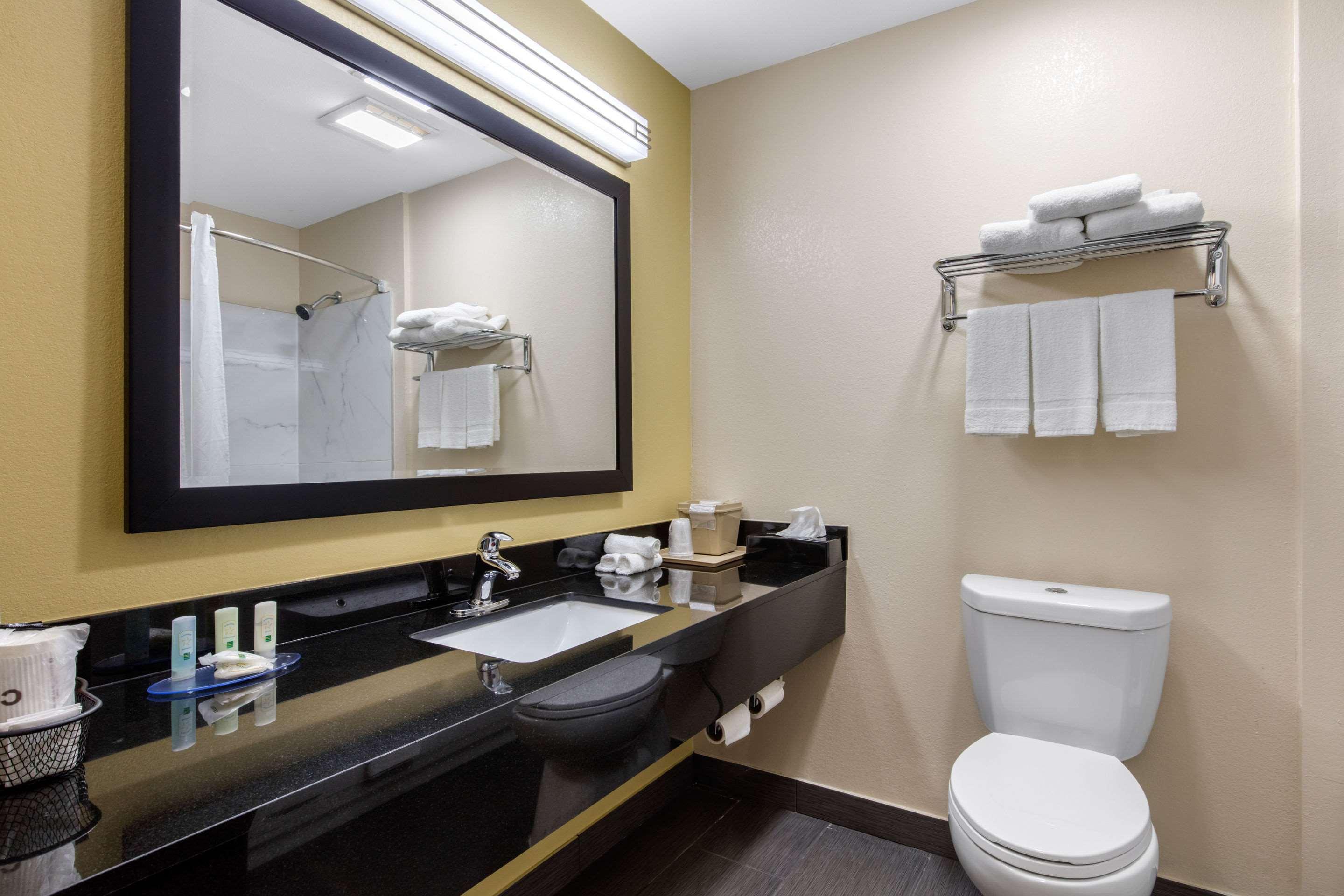Quality Inn Cadiz Extérieur photo