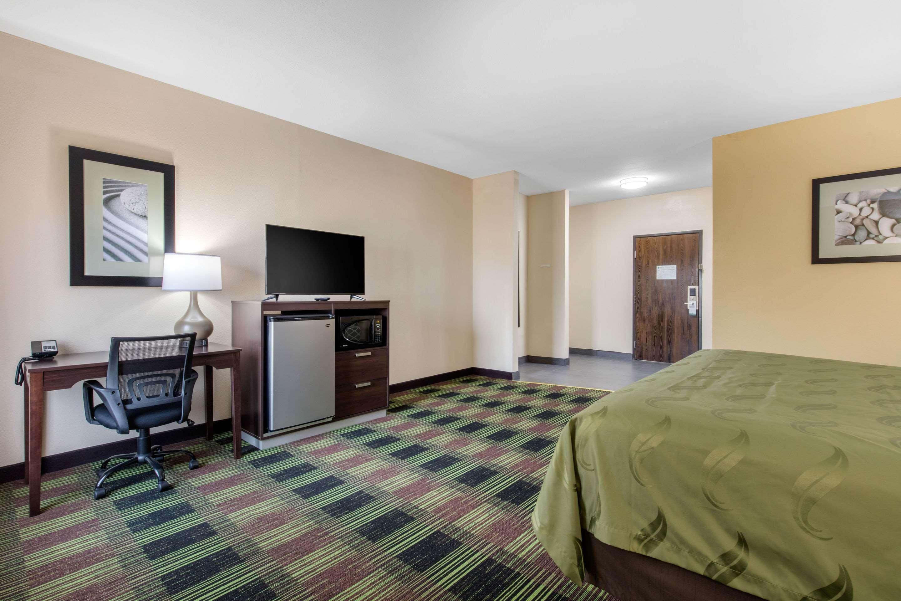 Quality Inn Cadiz Extérieur photo