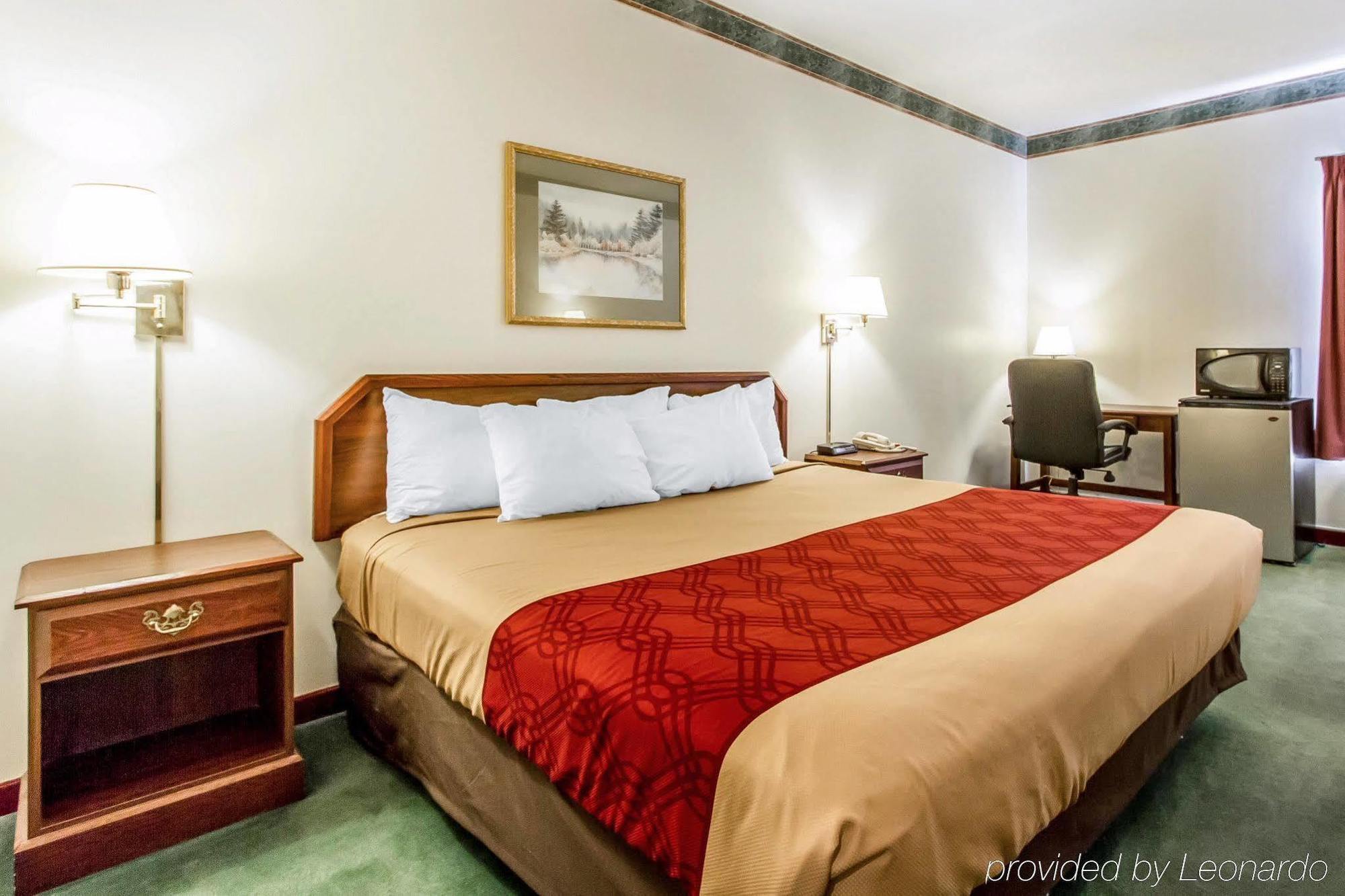 Quality Inn Cadiz Extérieur photo