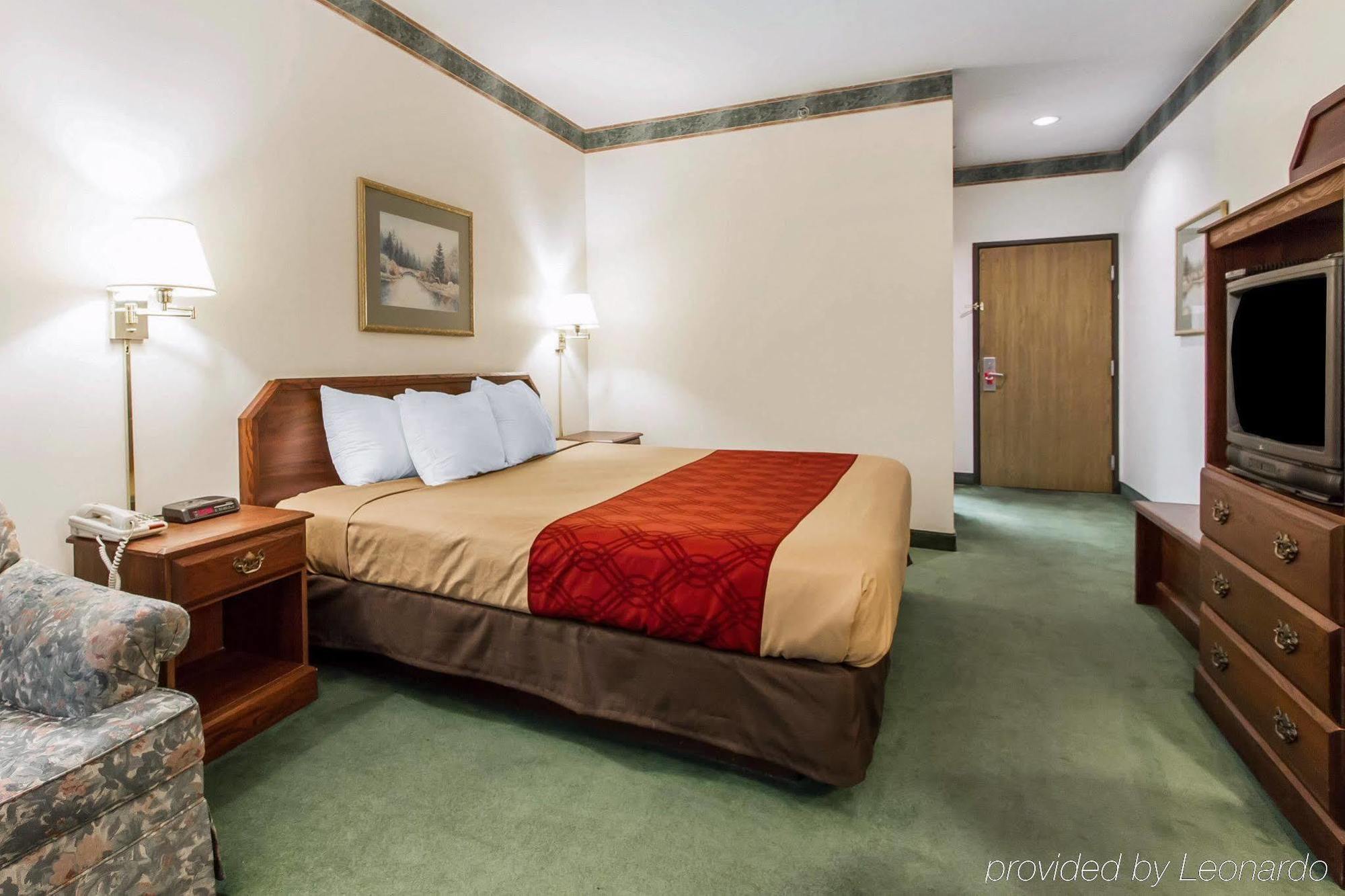 Quality Inn Cadiz Extérieur photo