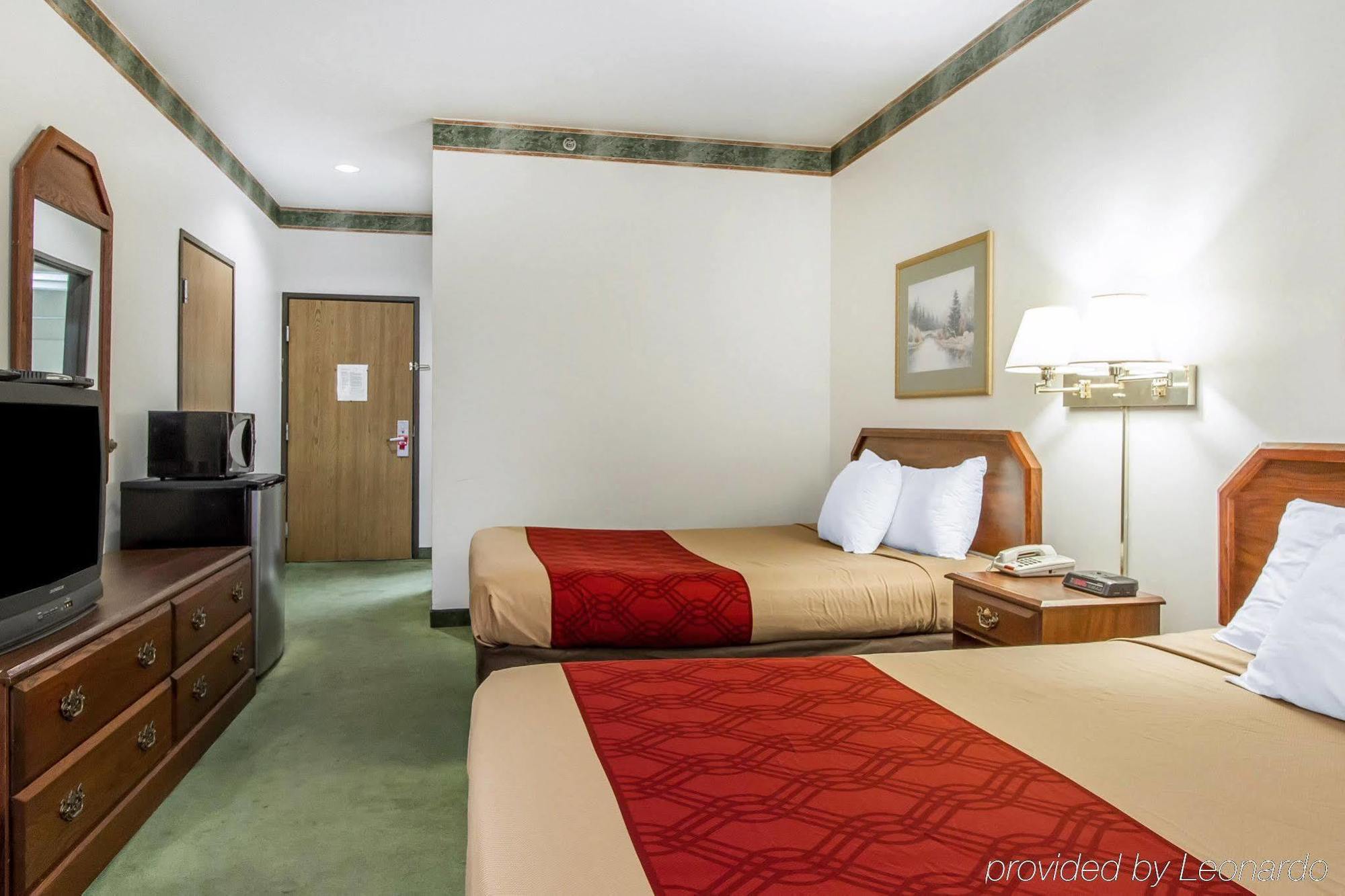 Quality Inn Cadiz Extérieur photo