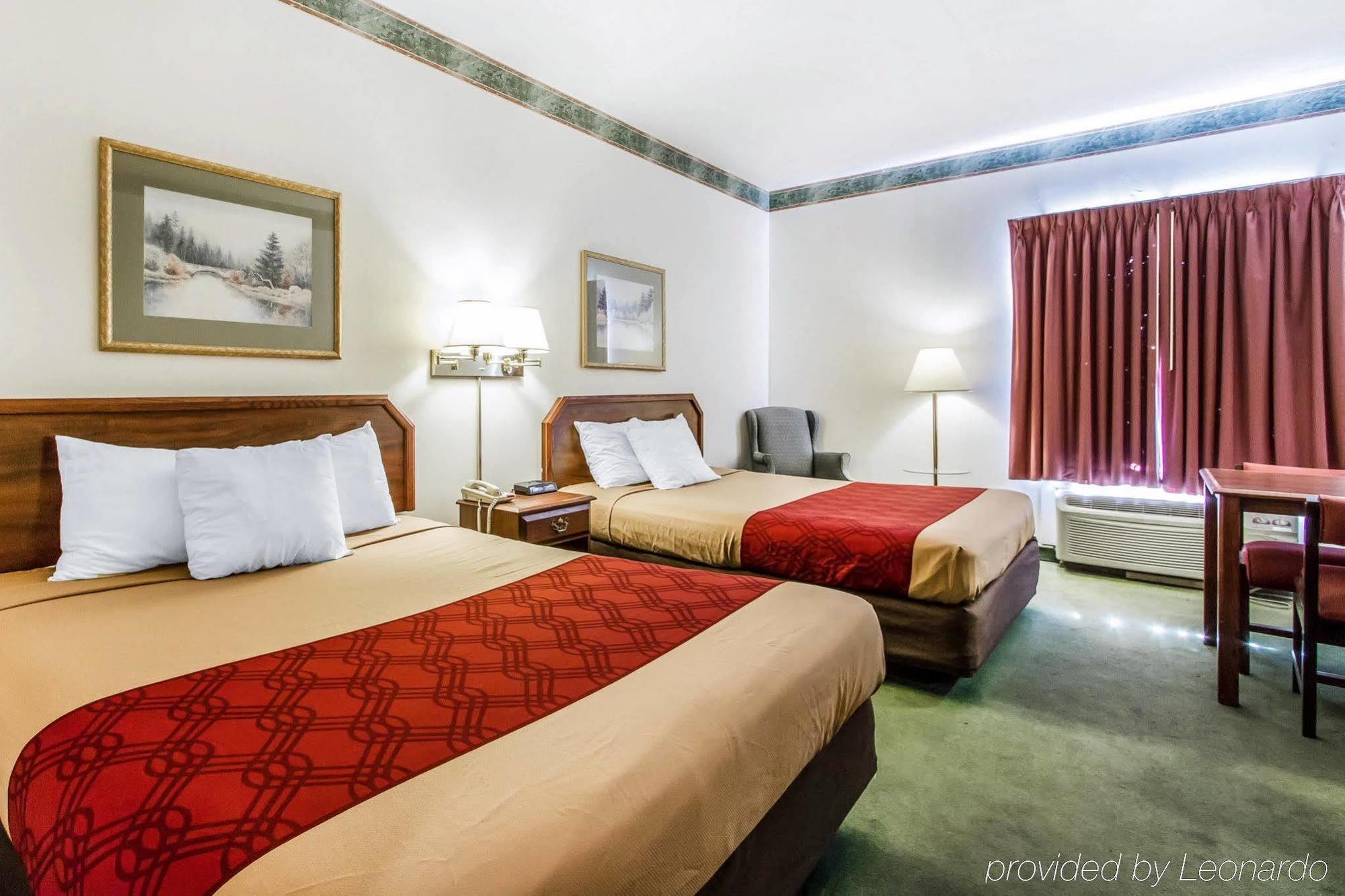 Quality Inn Cadiz Extérieur photo