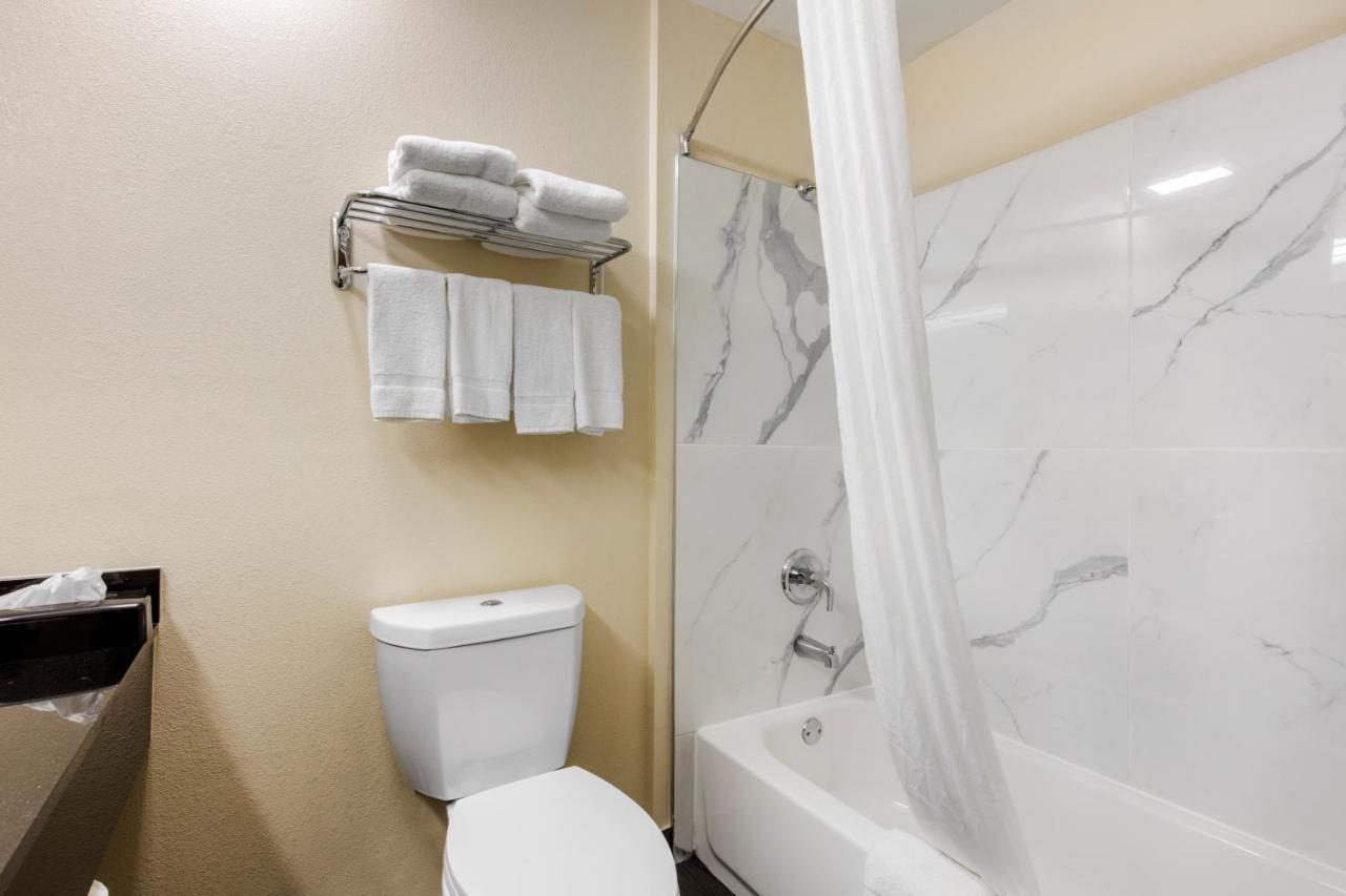 Quality Inn Cadiz Extérieur photo